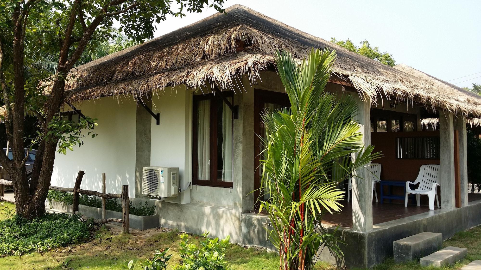 Nana Beach Hotel & Resort Pathiu 외부 사진