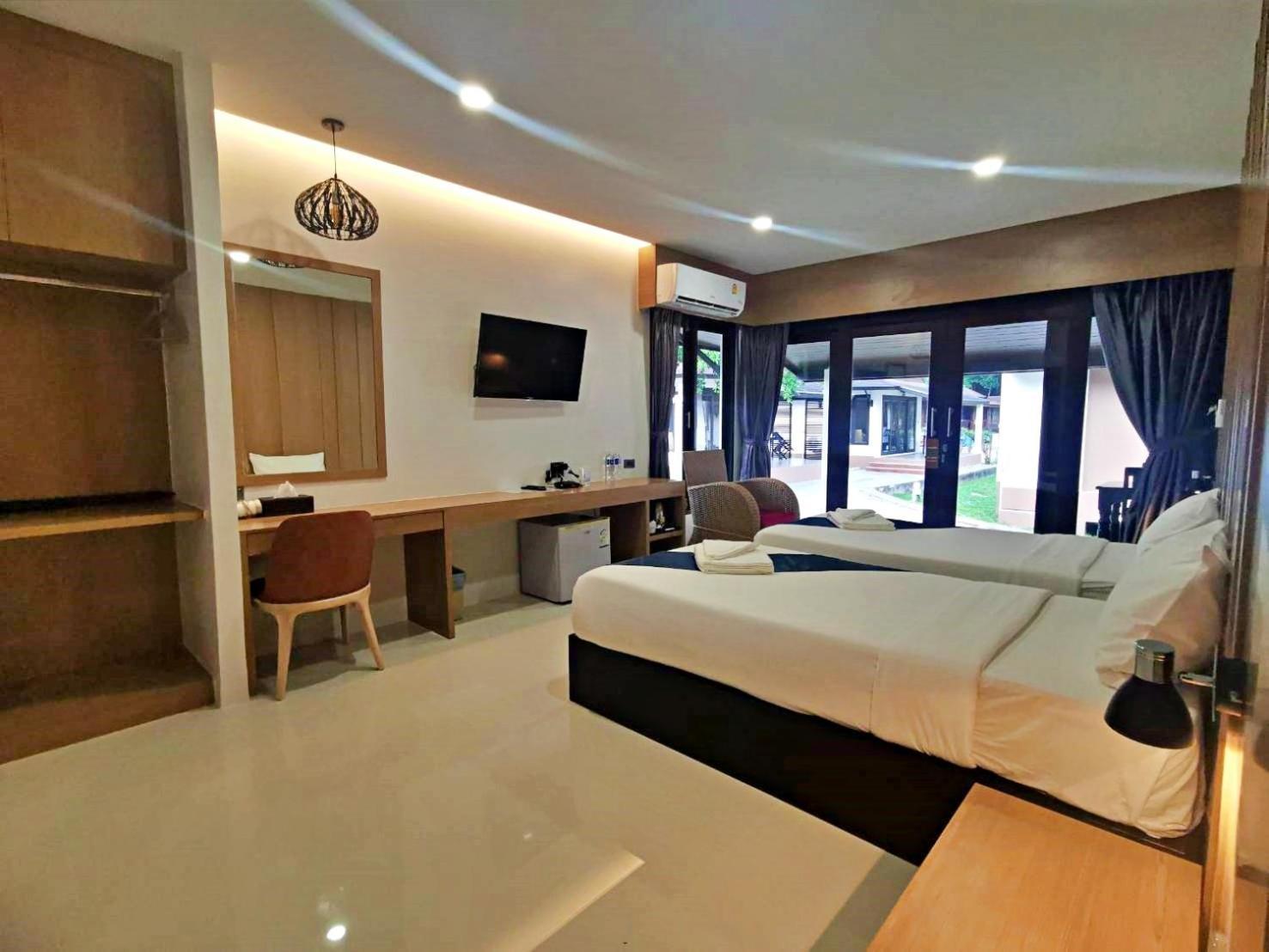 Nana Beach Hotel & Resort Pathiu 외부 사진