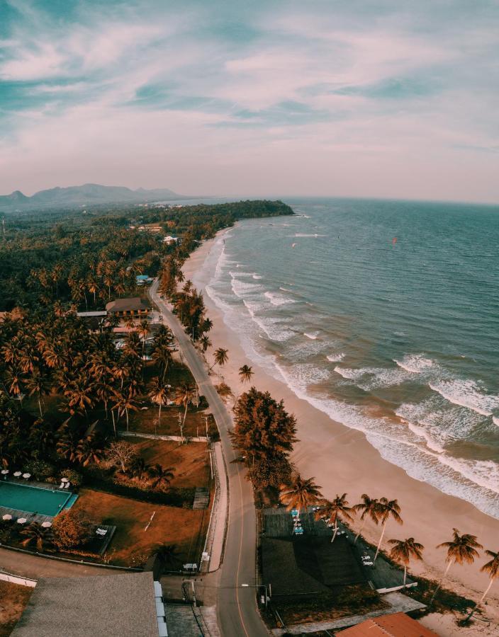 Nana Beach Hotel & Resort Pathiu 외부 사진