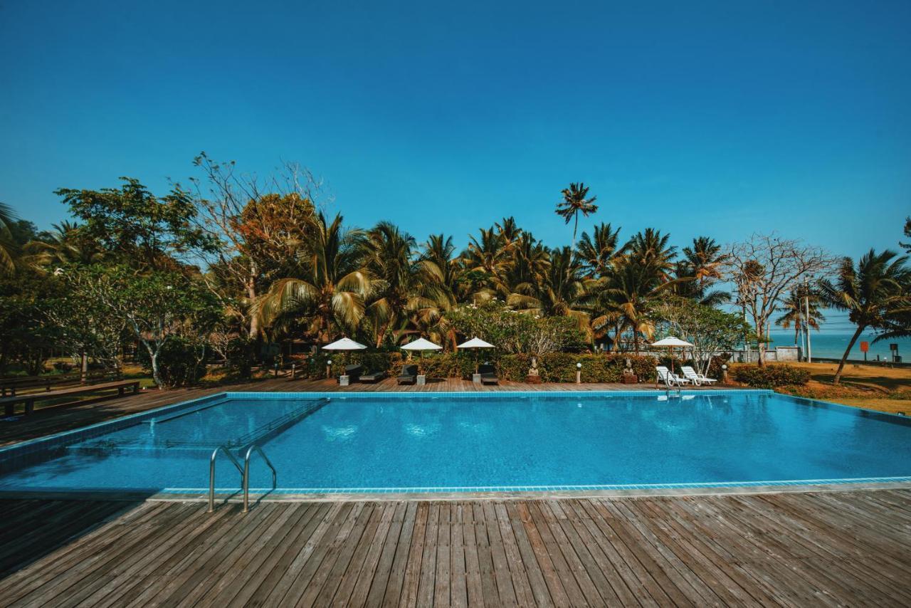 Nana Beach Hotel & Resort Pathiu 외부 사진