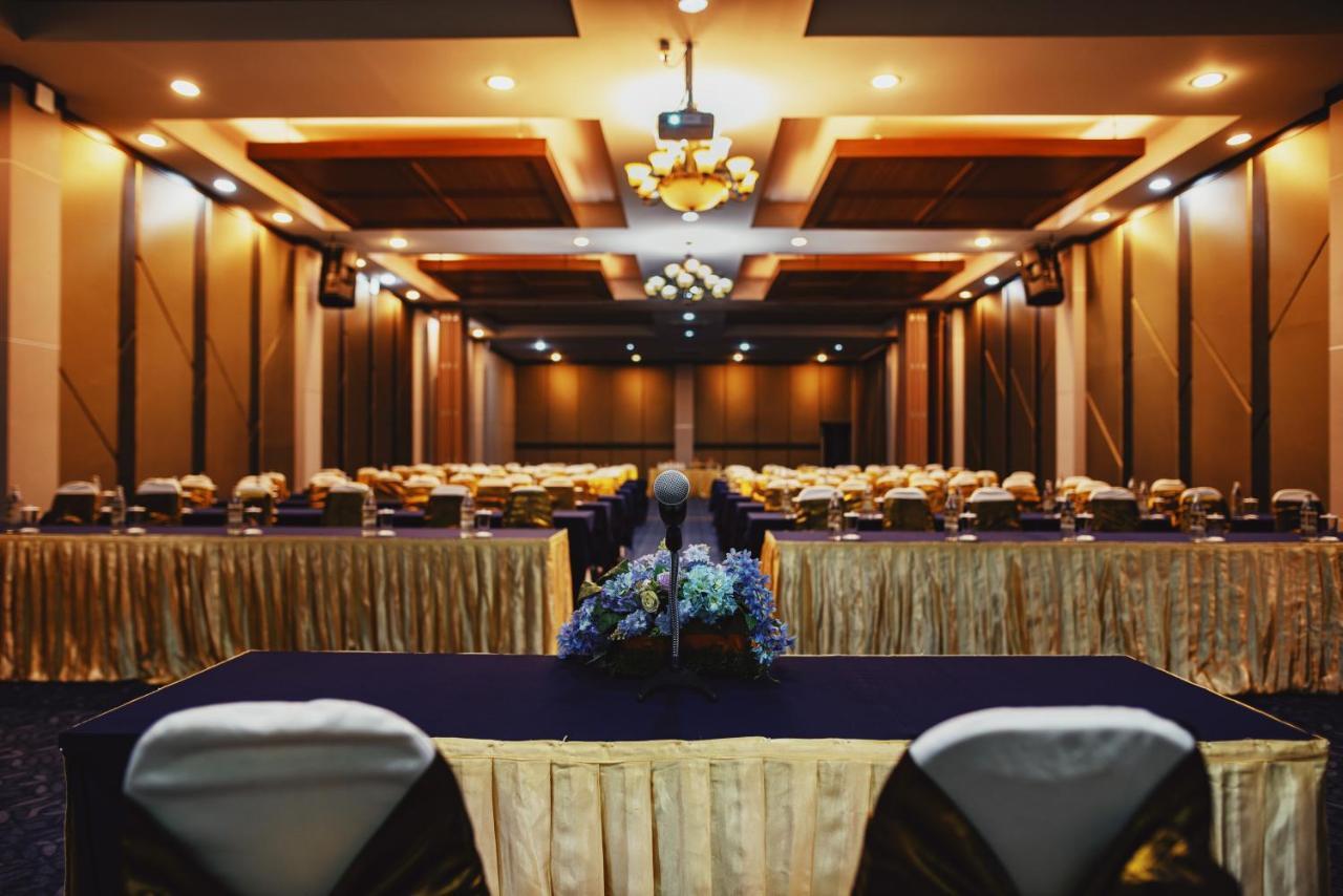 Nana Beach Hotel & Resort Pathiu 외부 사진